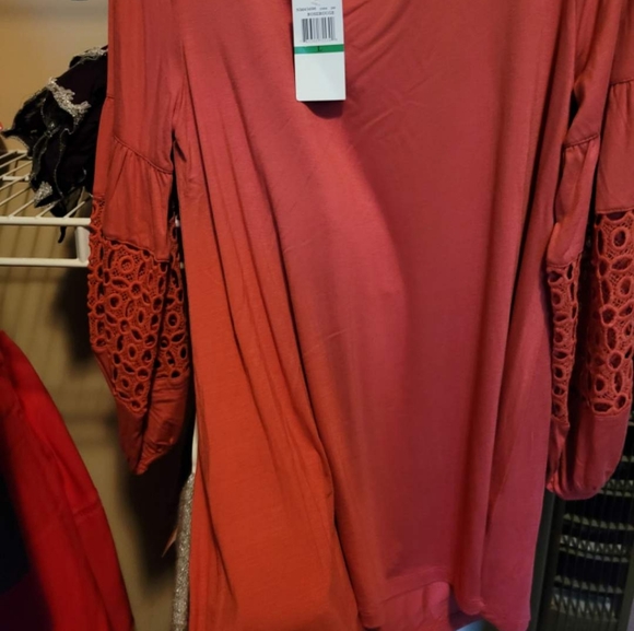 Designer NEIMAN MARCUS Top - Picture 1 of 4